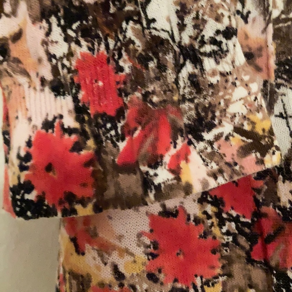 Sweater - Picture 4 of 10
